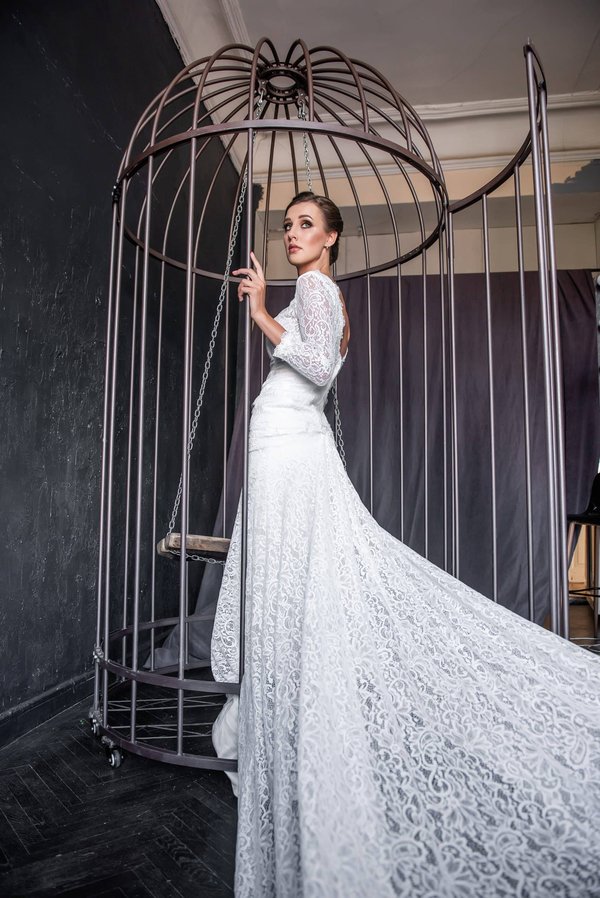 How to Select the Right Type of Bird Cage for a Conure's Wellbeing?